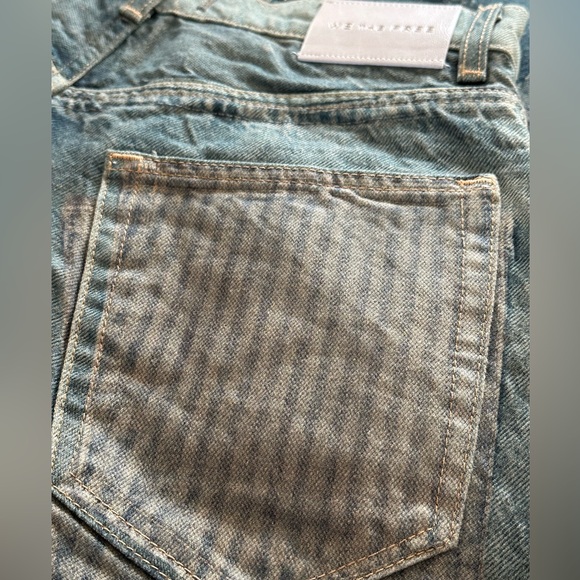 Free People We the Free Illusions Printed Relaxed Jeans Sz 30 Indigo NWT - Picture 7 of 13